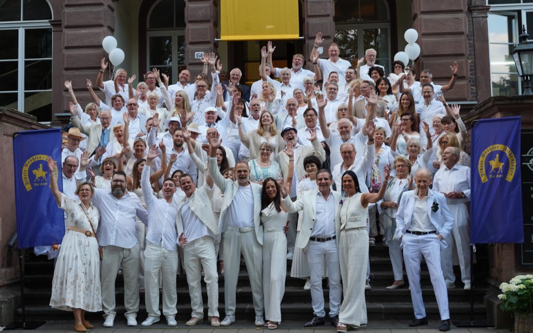 Legendäre White Party des Fidele Senats feiert glanzvolles Comeback